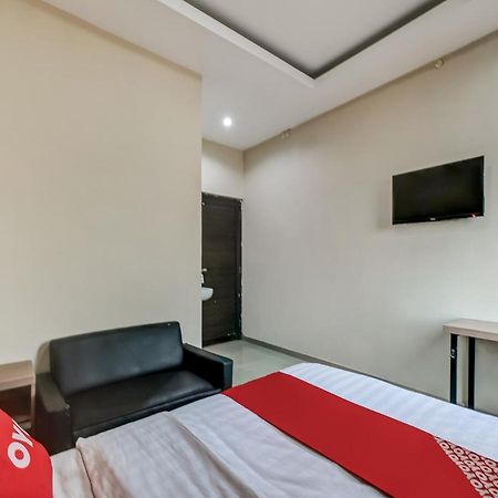 Oyo 90986 Hotel Srikandi Adisucipto Kalasan Eksteriør bilde