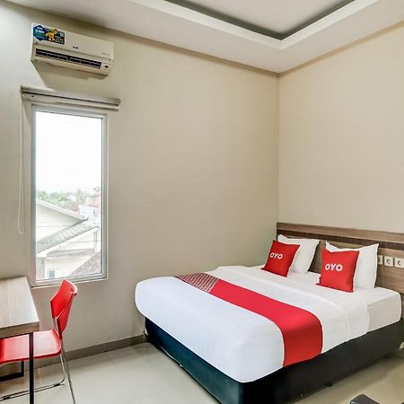 Oyo 90986 Hotel Srikandi Adisucipto Kalasan Eksteriør bilde