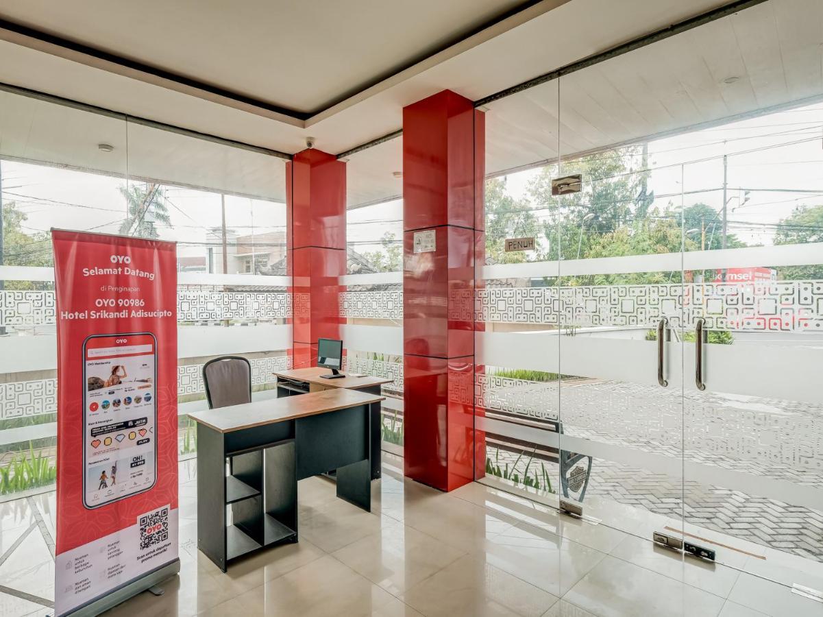 Oyo 90986 Hotel Srikandi Adisucipto Kalasan Eksteriør bilde