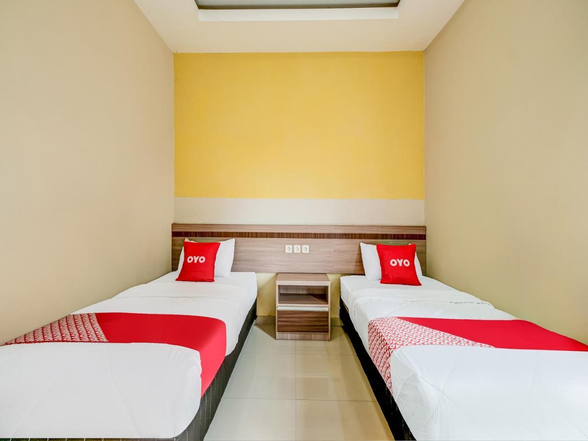 Oyo 90986 Hotel Srikandi Adisucipto Kalasan Eksteriør bilde