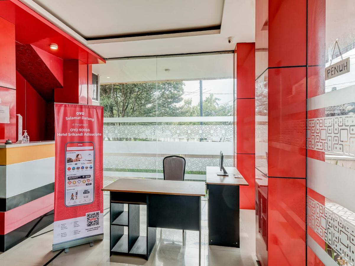 Oyo 90986 Hotel Srikandi Adisucipto Kalasan Eksteriør bilde